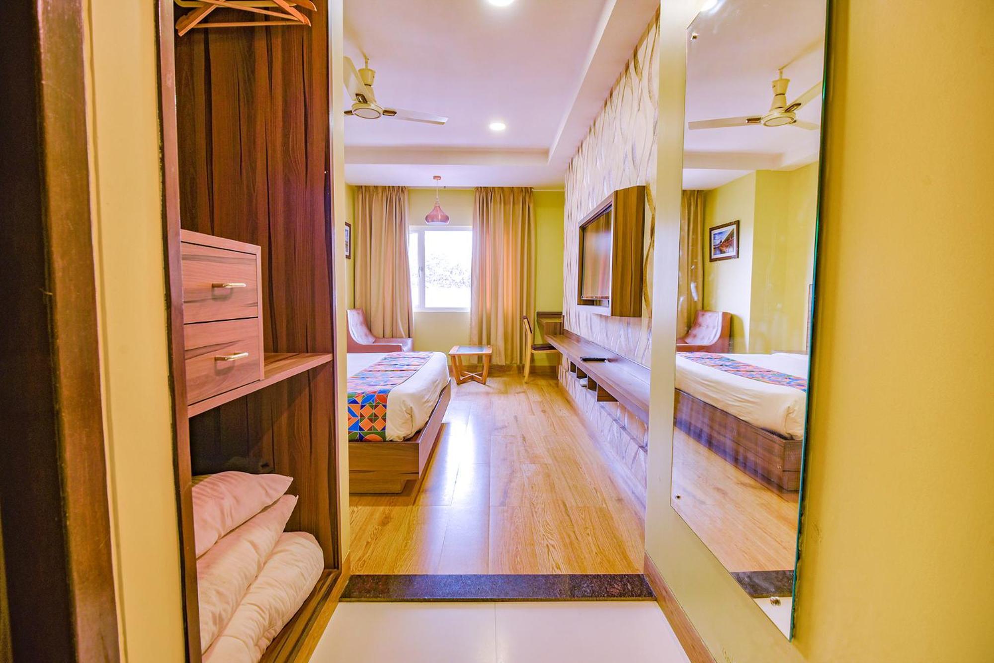 Fabhotel Phoenix Resorts - Nr M Chinnaswamy Stadium Бангалор Экстерьер фото