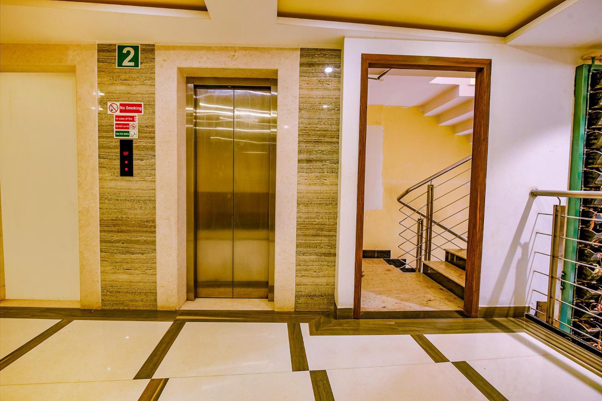 Fabhotel Phoenix Resorts - Nr M Chinnaswamy Stadium Бангалор Экстерьер фото