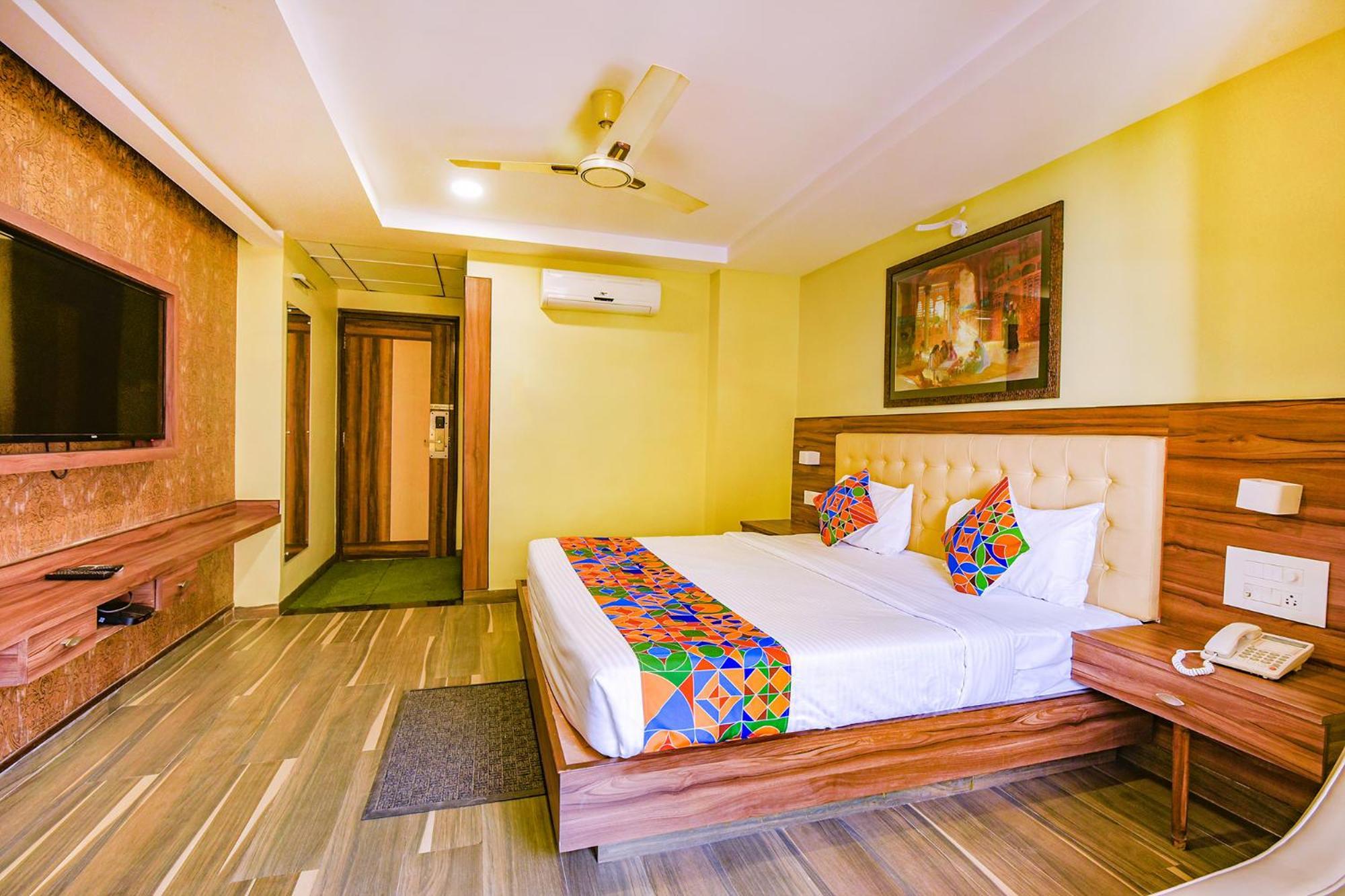 Fabhotel Phoenix Resorts - Nr M Chinnaswamy Stadium Бангалор Экстерьер фото