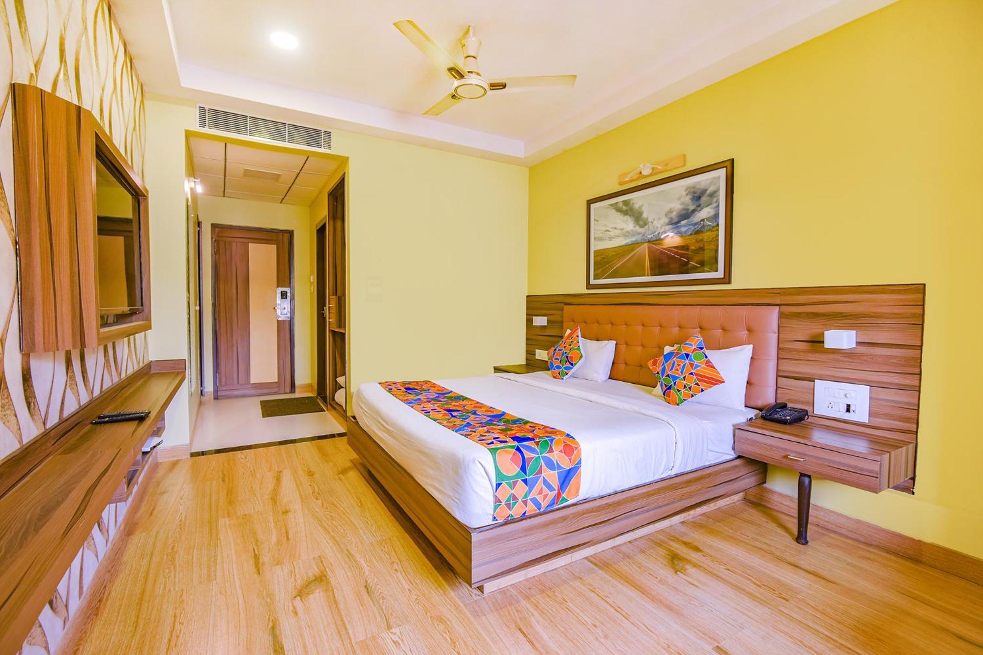 Fabhotel Phoenix Resorts - Nr M Chinnaswamy Stadium Бангалор Экстерьер фото