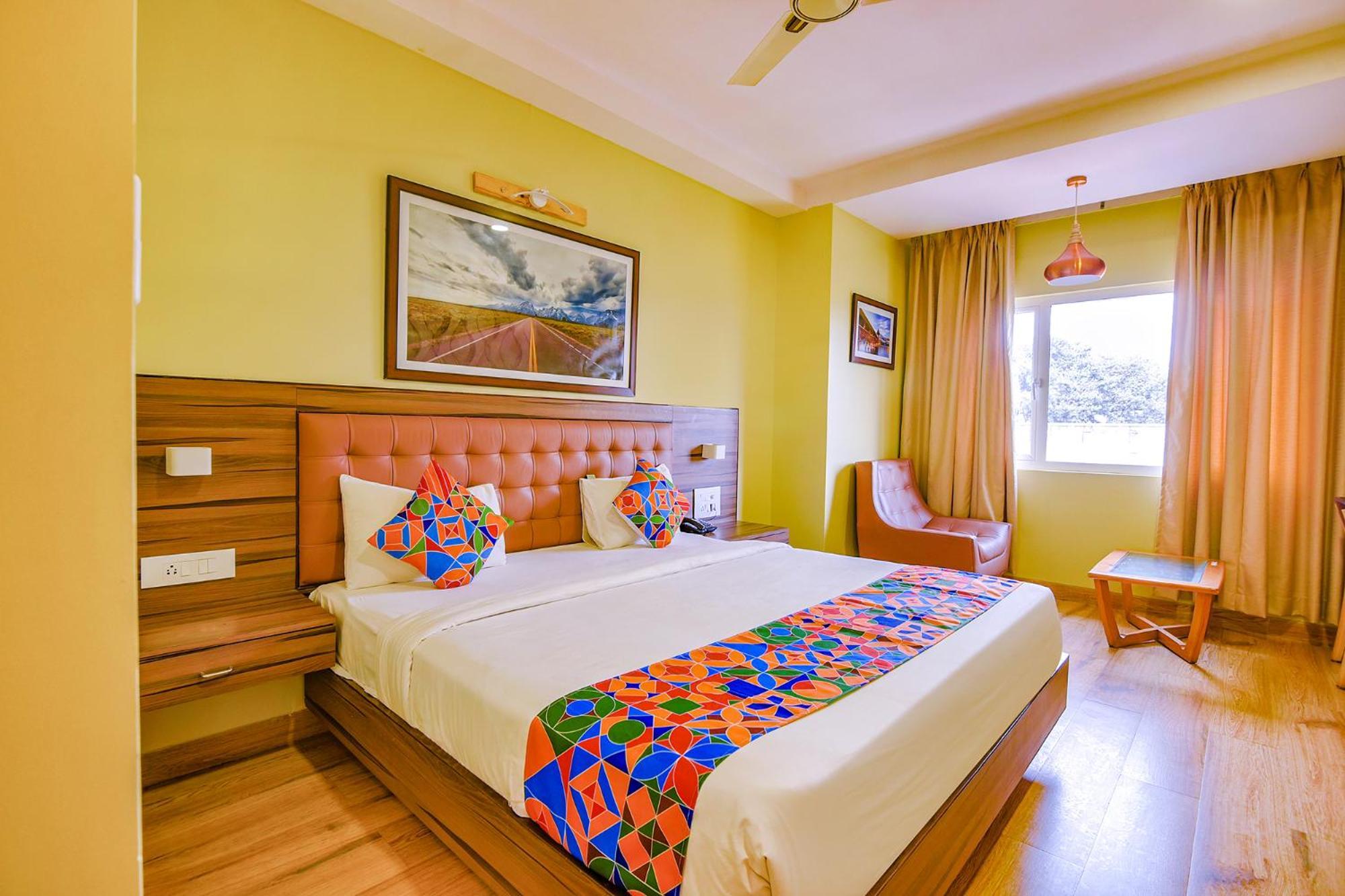 Fabhotel Phoenix Resorts - Nr M Chinnaswamy Stadium Бангалор Экстерьер фото