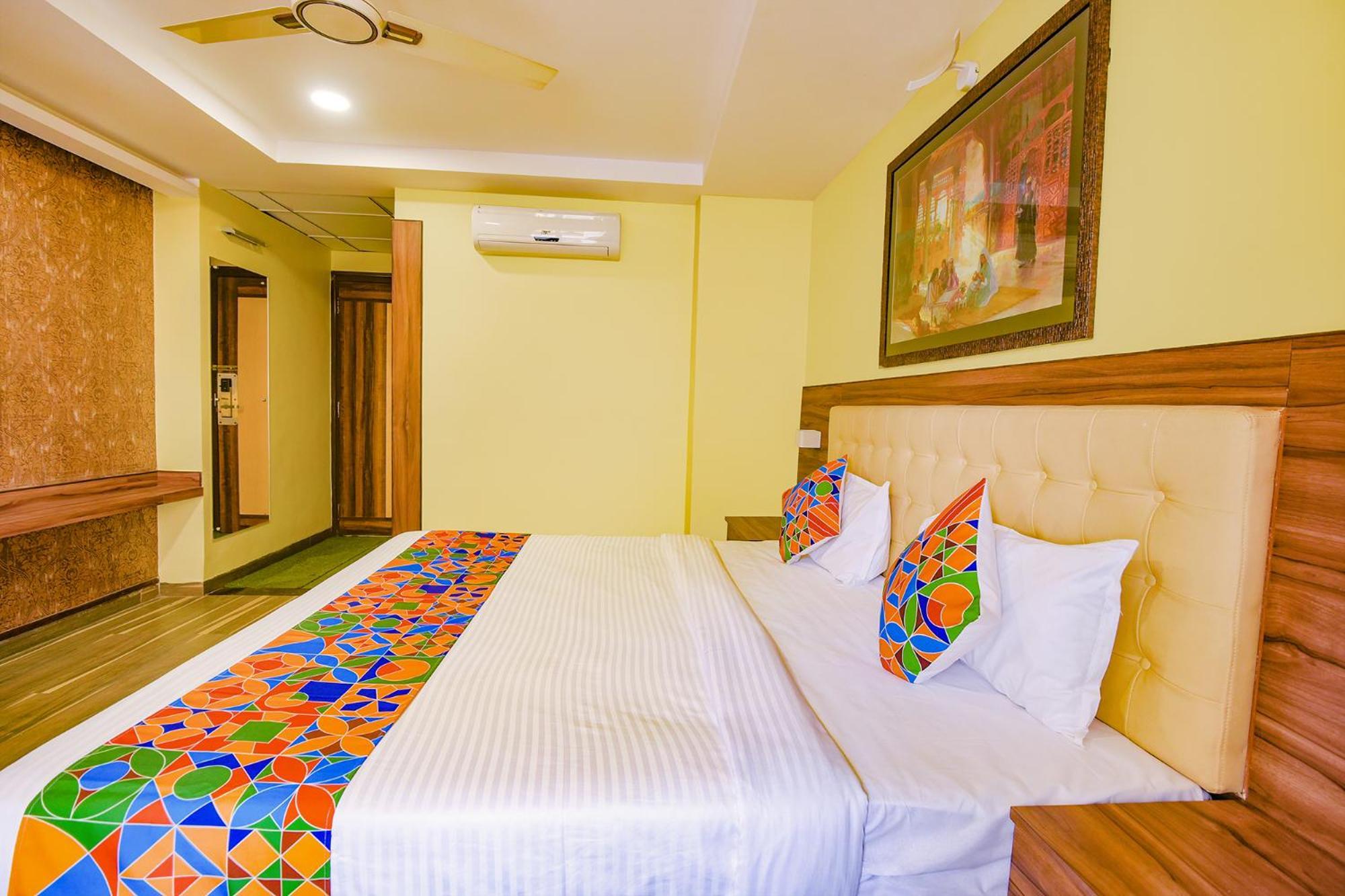 Fabhotel Phoenix Resorts - Nr M Chinnaswamy Stadium Бангалор Экстерьер фото